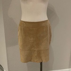 Newport News tan brown suede mini skirt size 6 fully lined 100% suede EUC